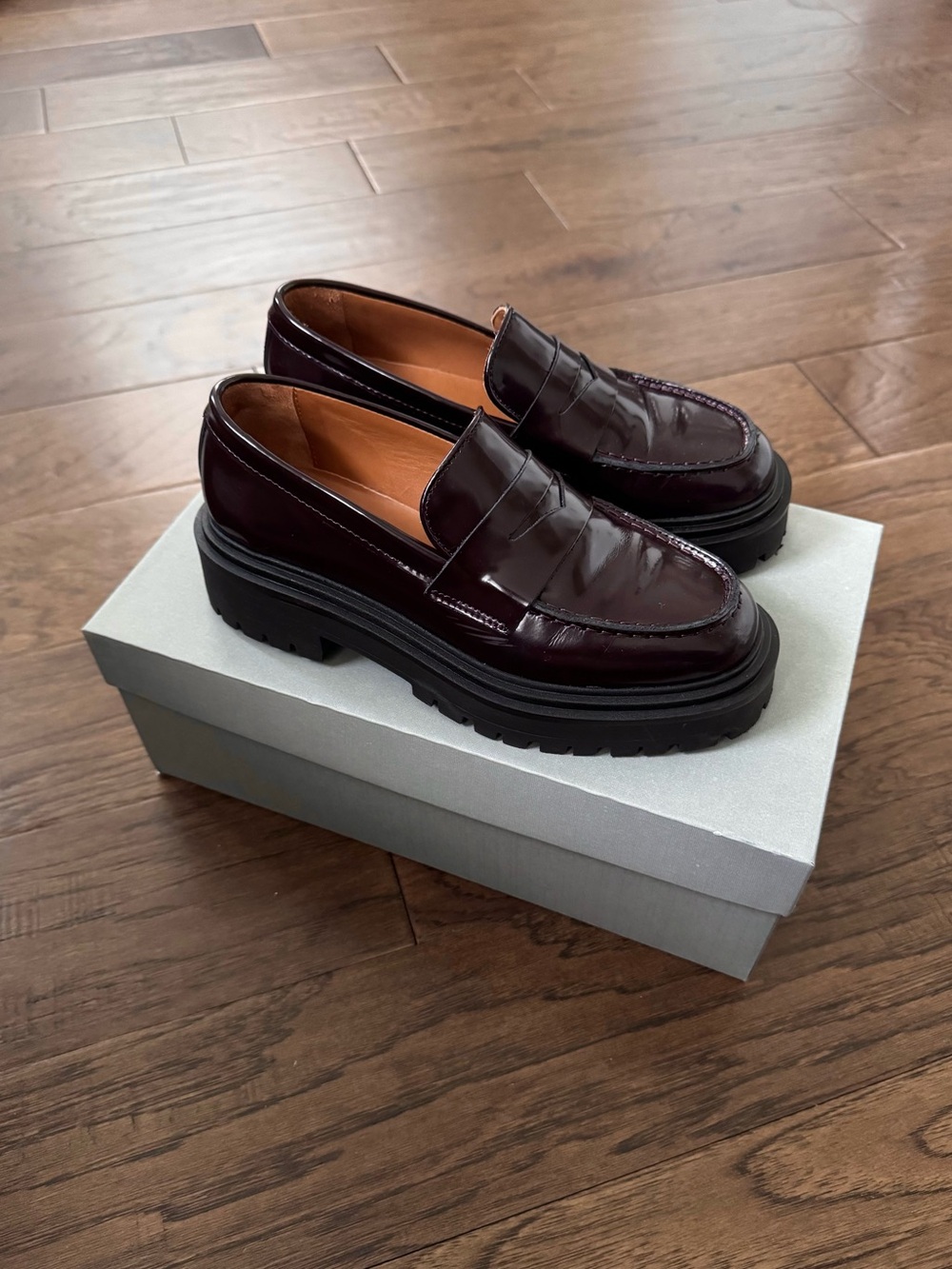EUC Thursday Boot Company Penny Loafers Women's Burgundy Size 6.5 - Picture 7 of 9